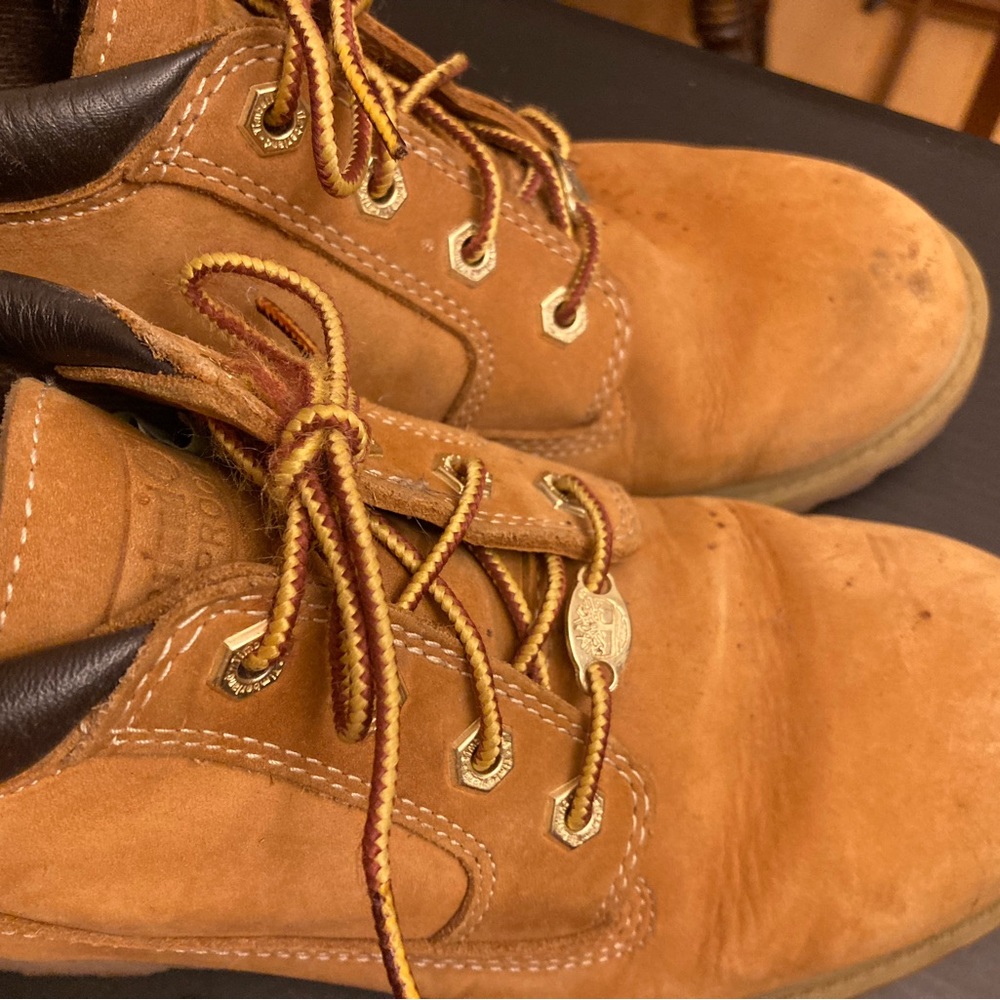 TIMBERLANDS Size 8.5 Gently Worn